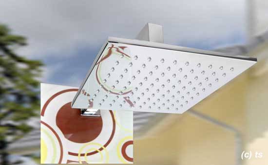 Der große Duschkopf sorgt für ein schönes Duschvergnügen bei der Solardusche mit Kalt- und Warmwasser Typ Jamaica-Solar Der große Duschkopf sorgt für ein schönes Duschvergnügen bei der Solardusche mit Kalt- und Warmwasser Typ Jamaica-Solar