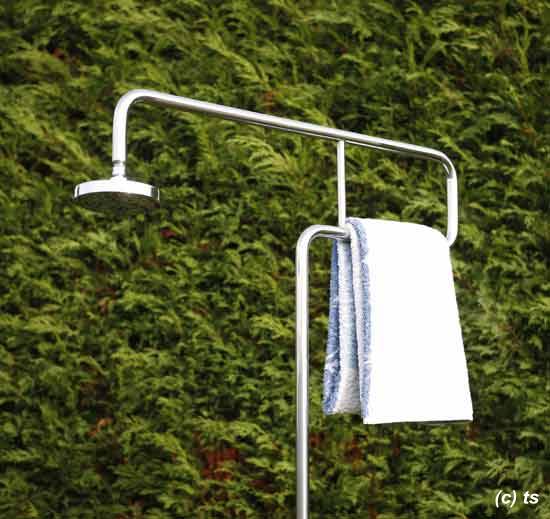 Ansicht der Gartenbrause Trombone mit Handtuchhalter, immer in Griffnhe.